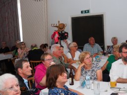 Künstler helfen Kinder - Mit Musik zur Menschlichkeit